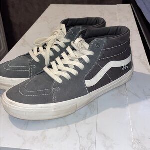 Vans high top skate pro